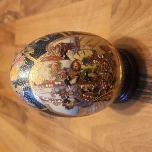 Satsuma Geisha Small Porcelain Egg with Lacquered Cherry Wood Platform Base
